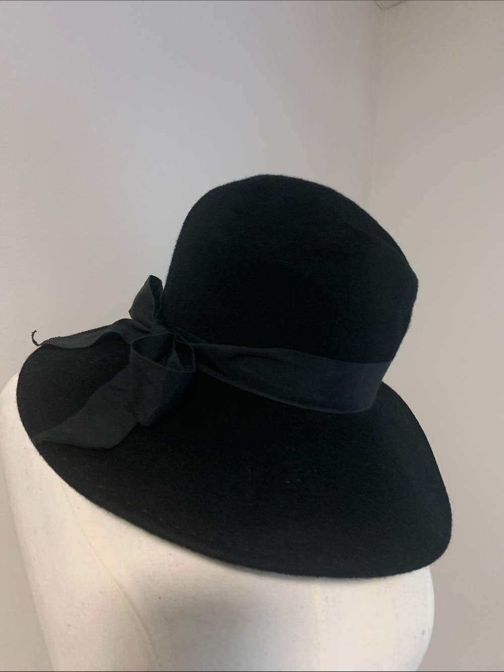 Vintage Henry Pollak wool womans hat